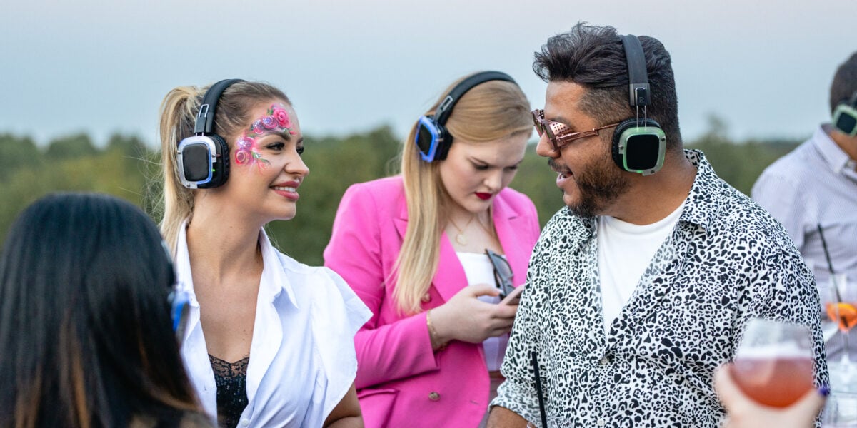 Üritusel oslejad silent disco klappidega tantsimas