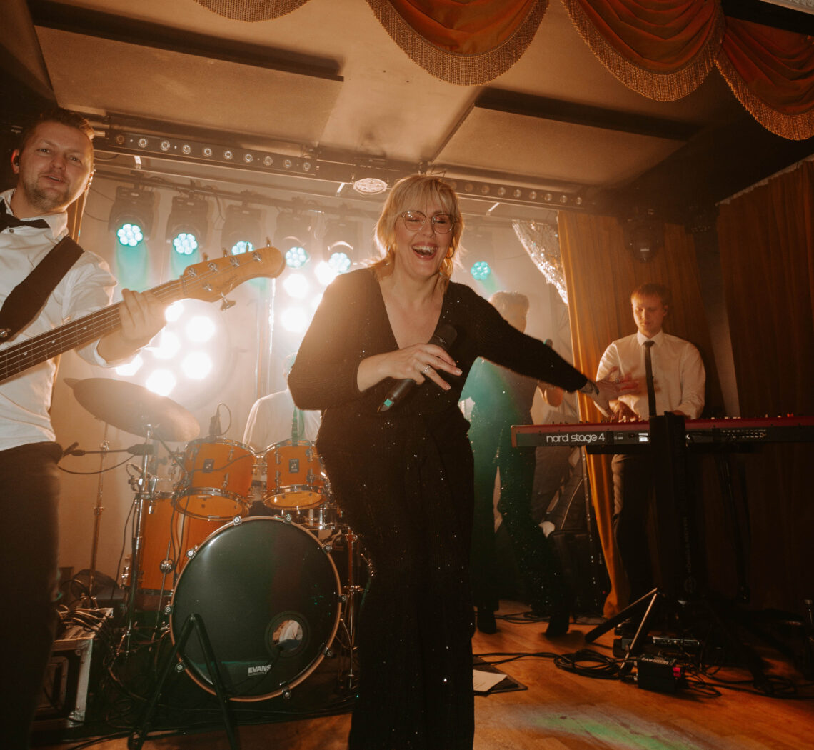 Gatsby stiilis pidu. Pildil Kaire Vilgats