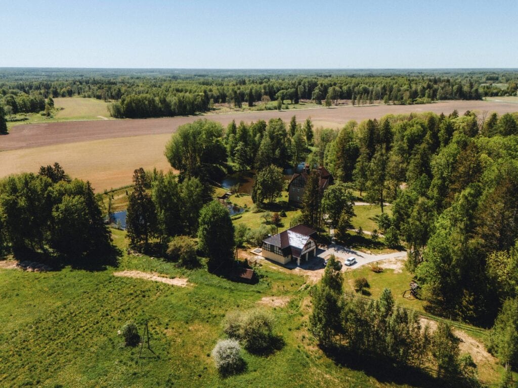 Peetri mõis ja sealne loodus ülevaltvaates