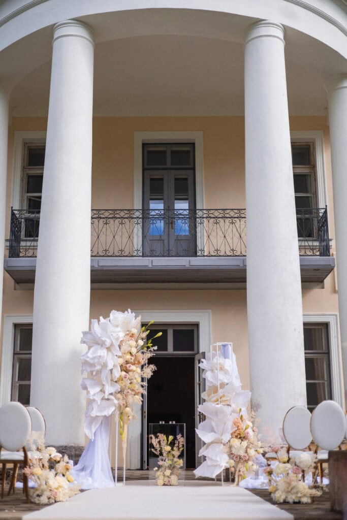 Celebrate Groupi loodud pulmatseremoonia visuaal Kernu mõisas.