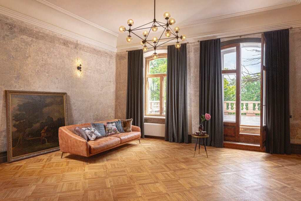 Purdi mõisas asuv ruum, mis viib terrassile