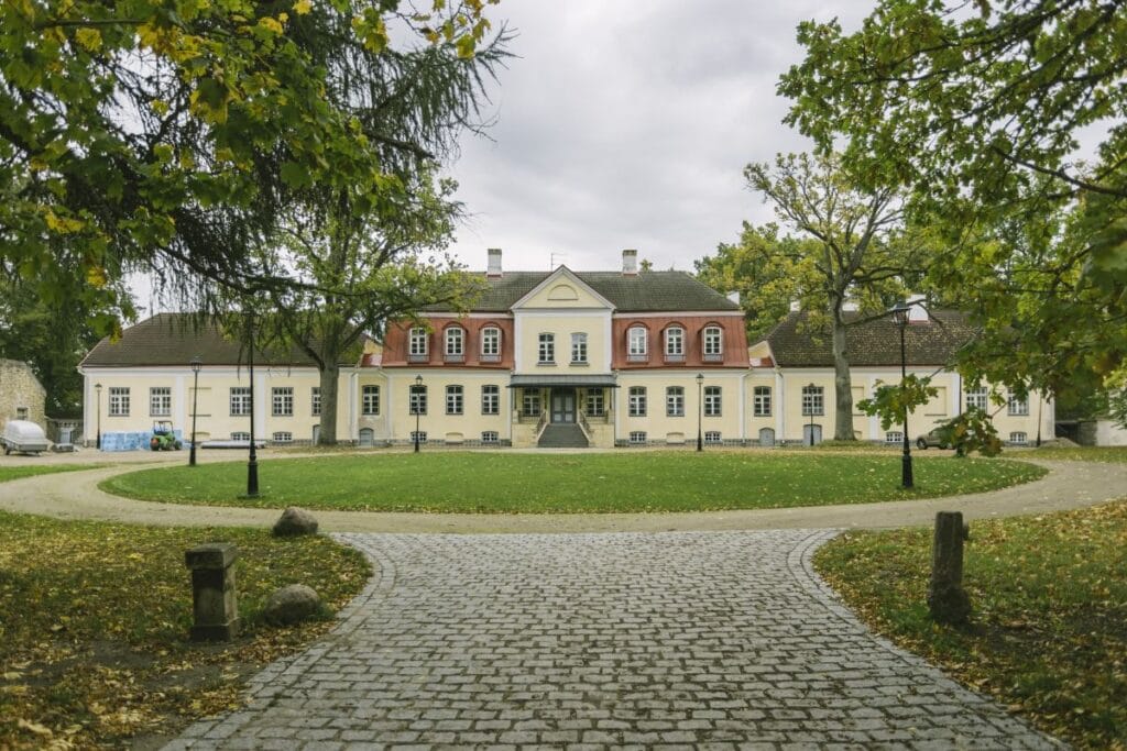 Purdi mõis eestvaates