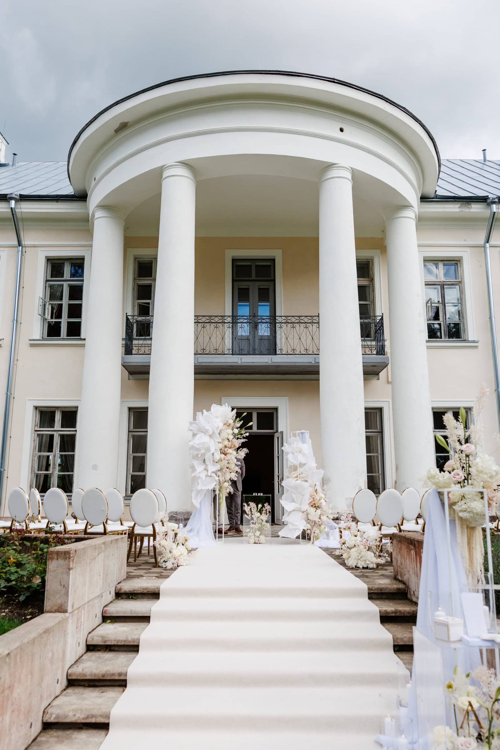 Kernu mõisa terrassile on loodud pulmatseremoonia koht