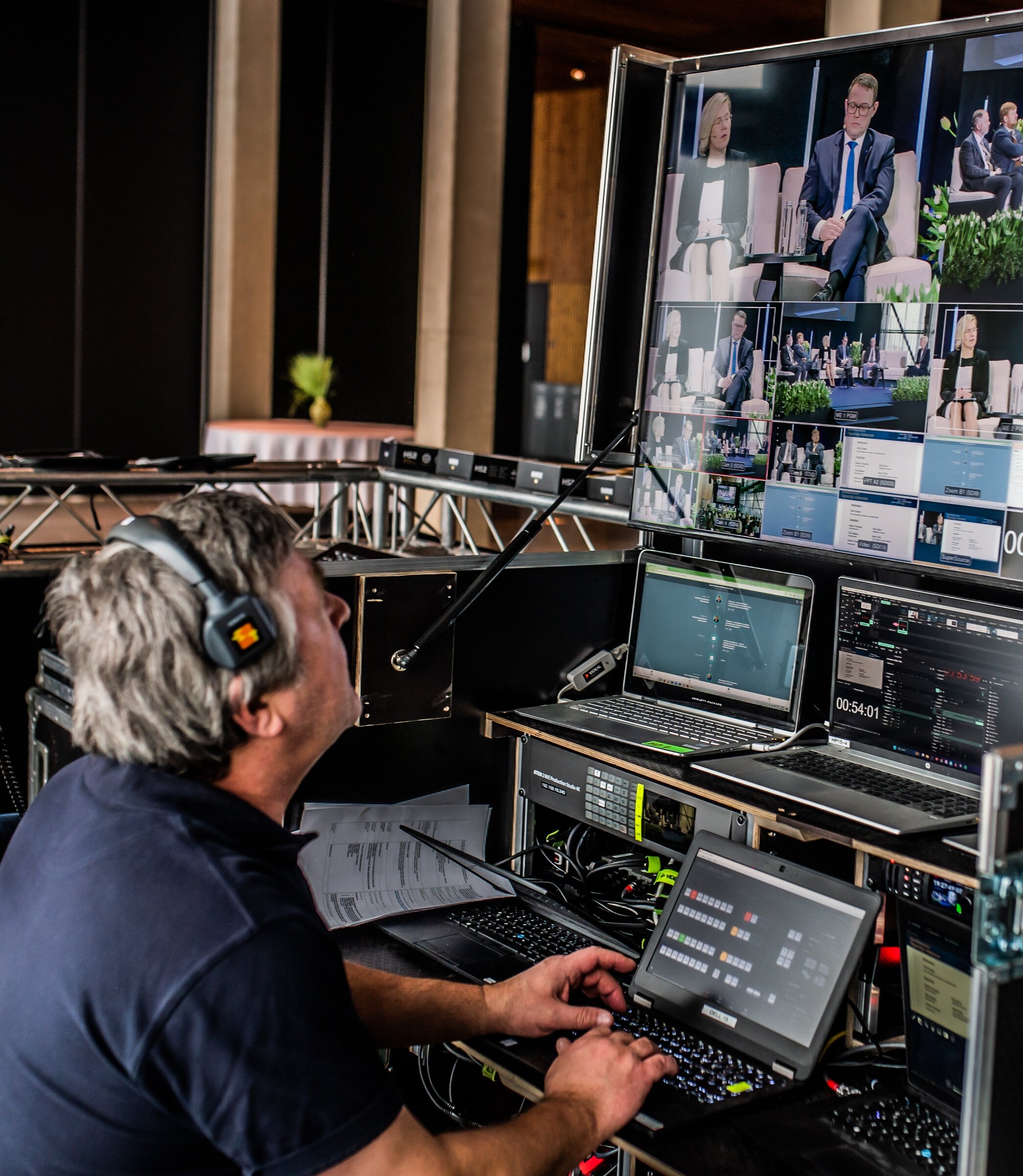 Konverentsi tehnika ekraanid