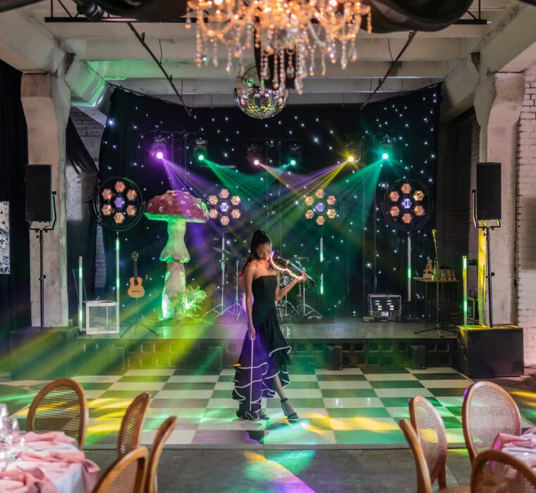 Viiuldaja Daana Teekel esinemas Ragn-Sells Imedemaa galal